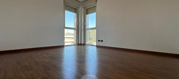 Apartamento de 3 habitaciónes en Gallarate, Italy No. 159197 18