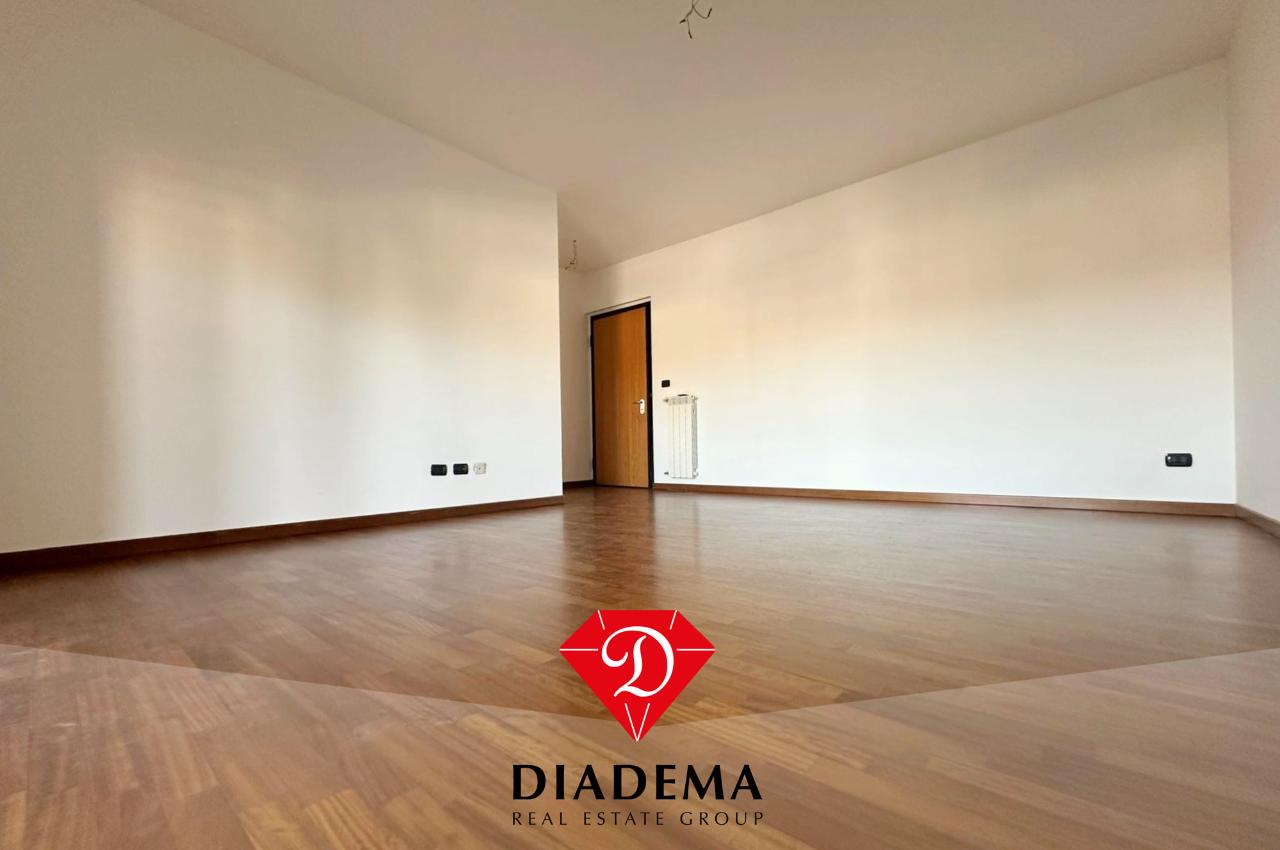 Apartamento de 3 habitaciónes en Gallarate, Italy No. 159197