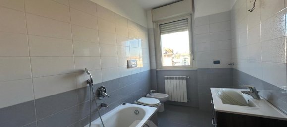 Apartamento de 3 habitaciónes en Gallarate, Italy No. 159197 17