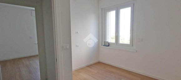 Apartamento de 3 dormitorios en Trieste, Italy No. 330630 24