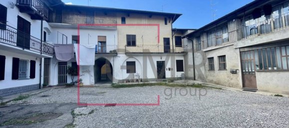 3 bedrooms Apartment in Gerenzano, Italy No. 378927 2