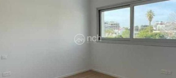 2 bedrooms Apartment in Limassol, Cyprus No. 17745 5