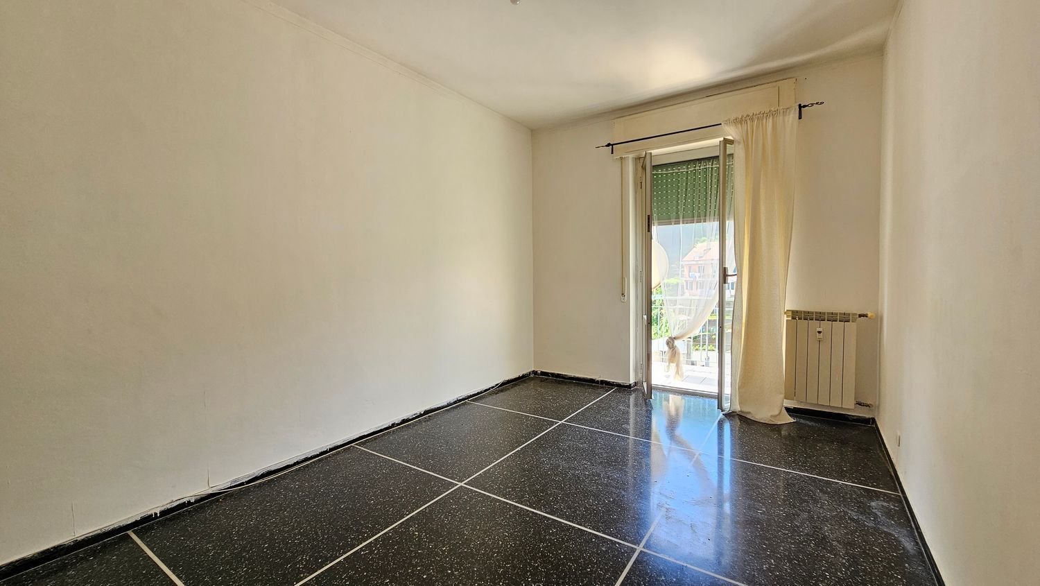 Apartamento de 5 habitaciónes en Genoa, Italy No. 33299