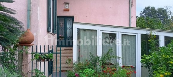 3 Schlafzimmer Haus in Massa, Italy, Nr. 106124 2