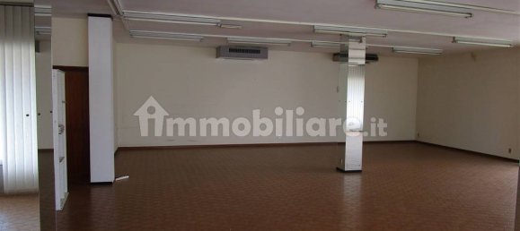 2-Zimmer Gewerbliche Immobilie in Quarrata, Italy, Nr. 142343 6
