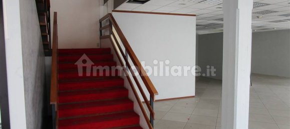 2-Zimmer Gewerbliche Immobilie in Quarrata, Italy, Nr. 142343 4