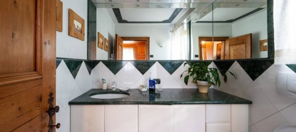 4 bedrooms Villa in Capriana, Italy No. 203719 14