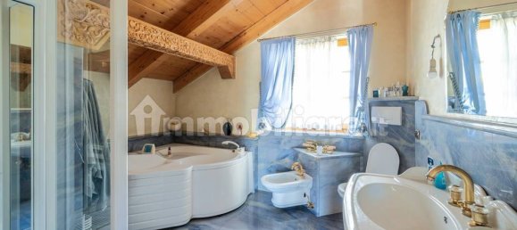 4 bedrooms Villa in Capriana, Italy No. 203719 13