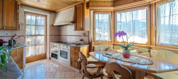 4 bedrooms Villa in Capriana, Italy No. 203719 6