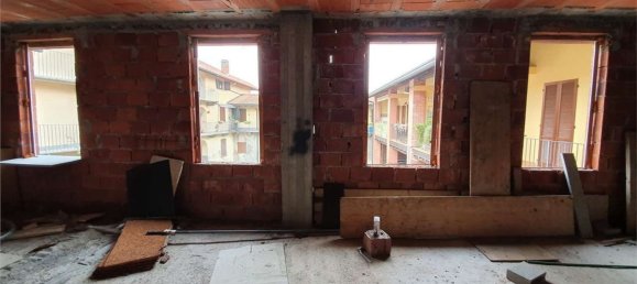 4 rooms House in Appiano Gentile, Italy No. 167517 4