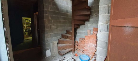 4 rooms House in Appiano Gentile, Italy No. 167517 13