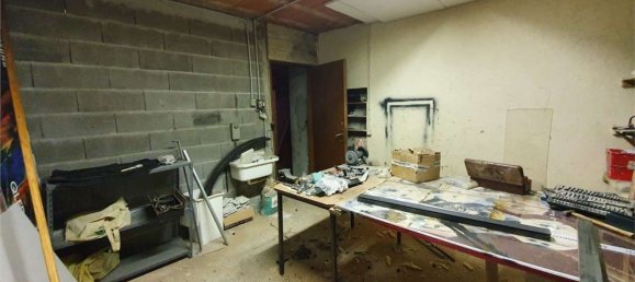 4 rooms House in Appiano Gentile, Italy No. 167517 10