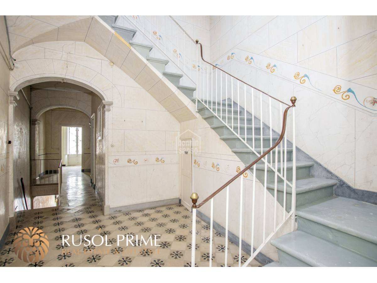 8 bedrooms Commercial property in Mahon, Spain No. 5201