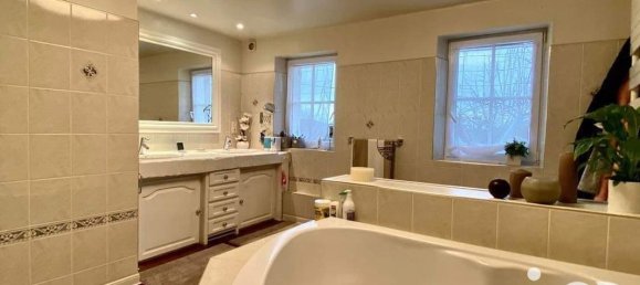 Casa de 5 dormitorios en Rocourt-Saint-Martin, France No. 72383 14