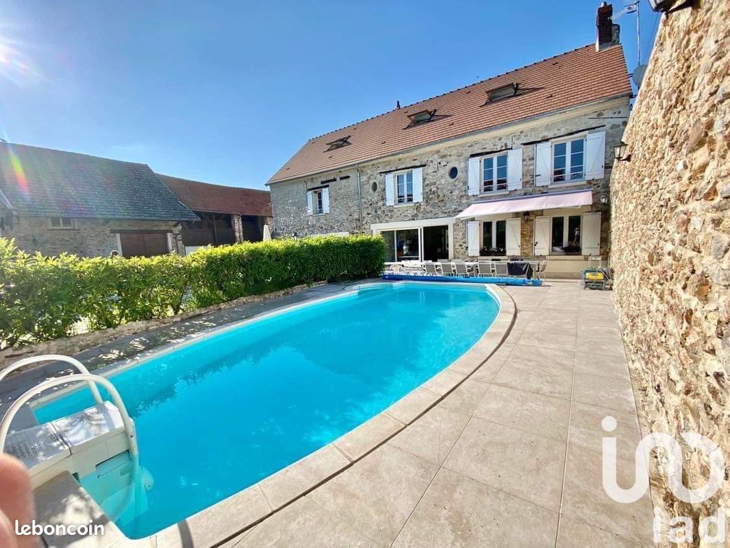 Casa de 5 dormitorios en Rocourt-Saint-Martin, France No. 72383