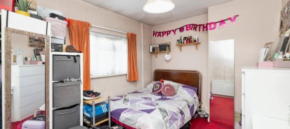 3 bedrooms House in Watford, United Kingdom No. 6066 7