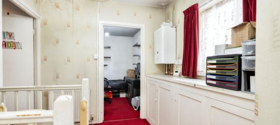 3 bedrooms House in Watford, United Kingdom No. 6066 6