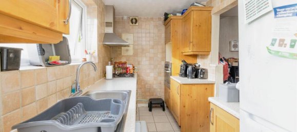 3 bedrooms House in Watford, United Kingdom No. 6066 16