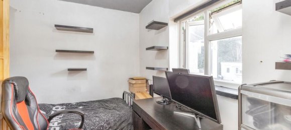 3 bedrooms House in Watford, United Kingdom No. 6066 9