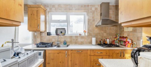 3 bedrooms House in Watford, United Kingdom No. 6066 4