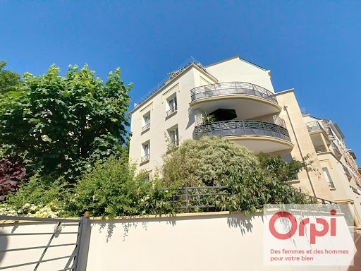 Apartamento de 4 dormitorios en Issy-les-Moulineaux, France No. 124537