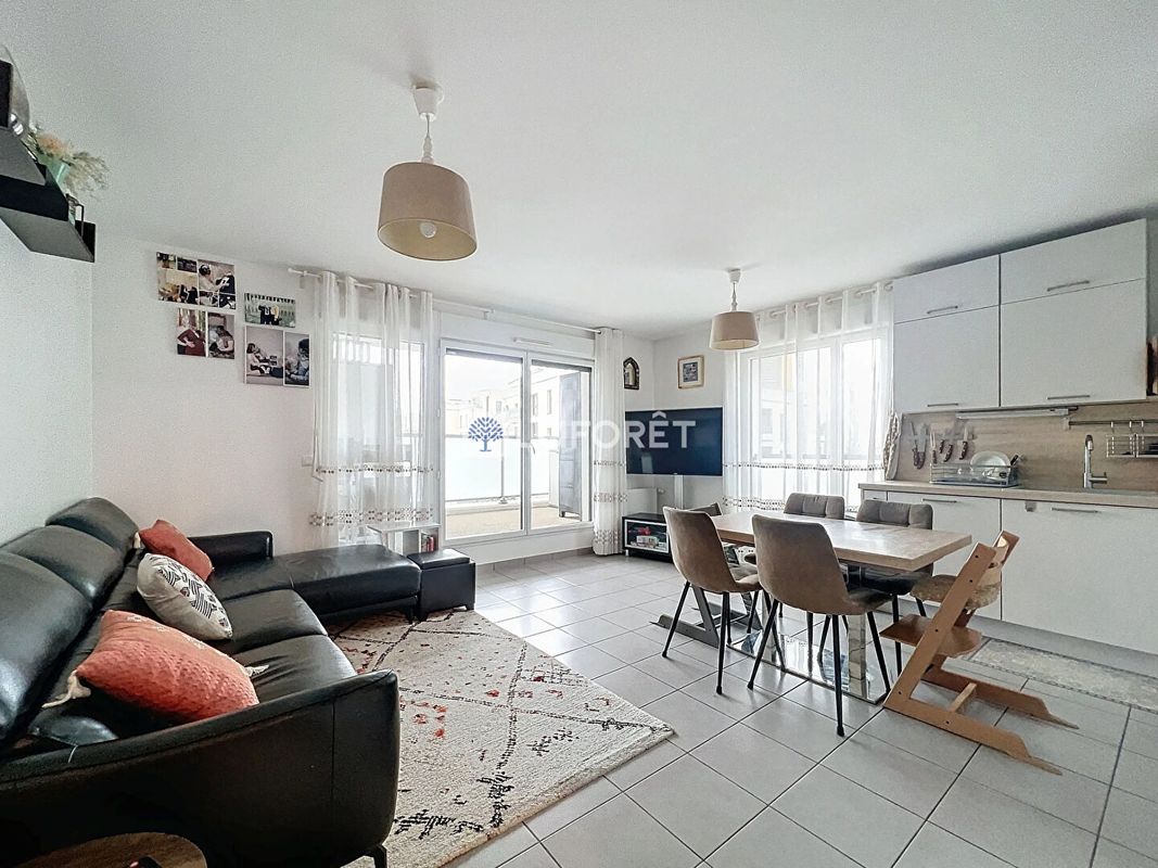 2 bedrooms Apartment in Saint-Cyr-l'Ecole, France No. 148643