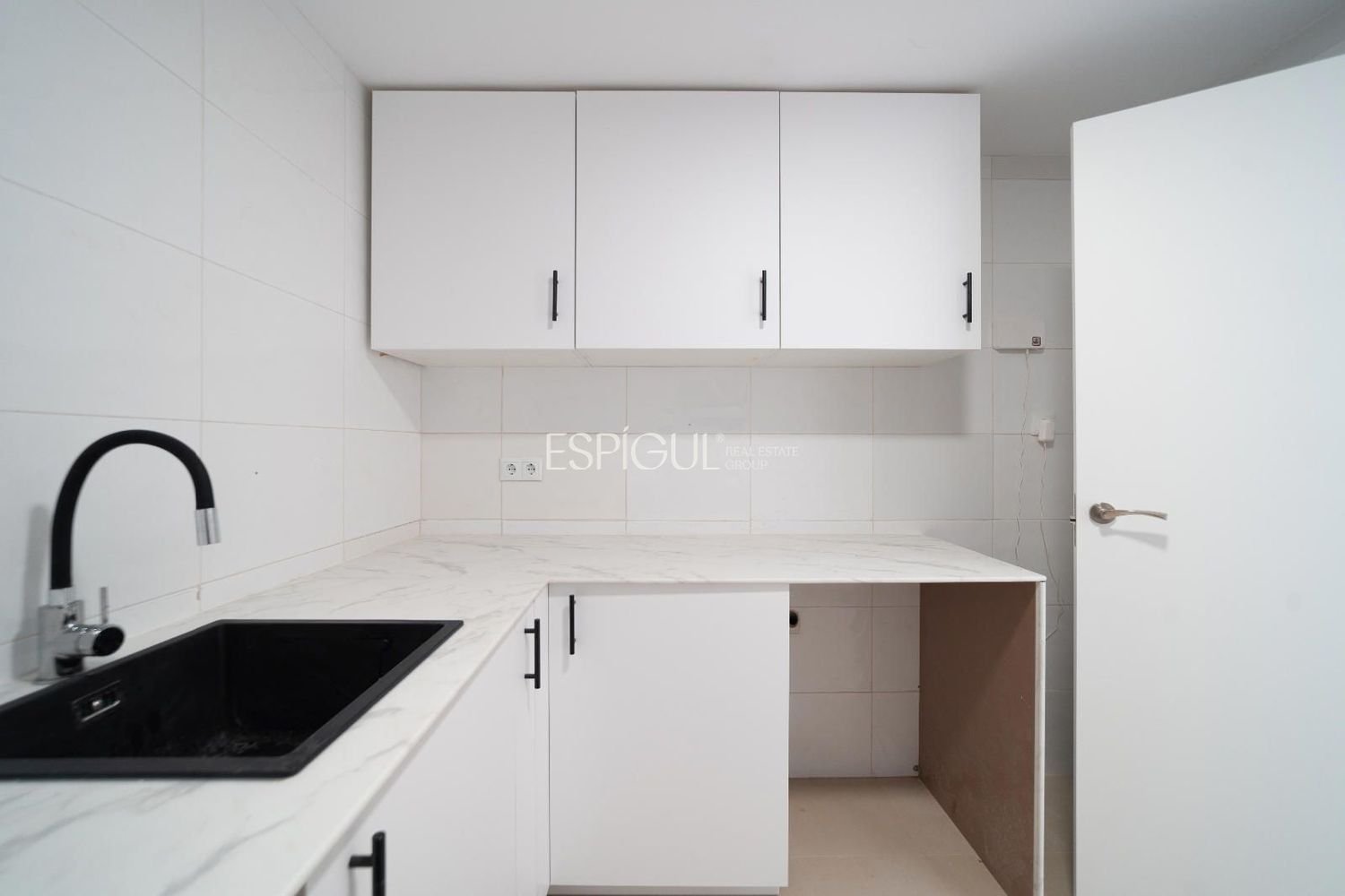 3 Schlafzimmer Wohnung in Salt, Spain, Nr. 235436