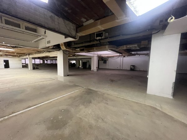 1656m² Commercial property in Barcelona, Spain No. 112495