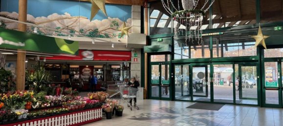 101m² Commercial property in Bologna, Italy No. 375080 3