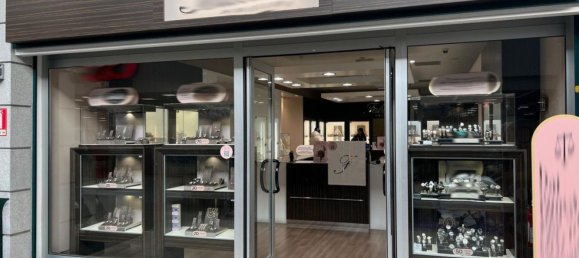 101m² Commercial property in Bologna, Italy No. 375080 2