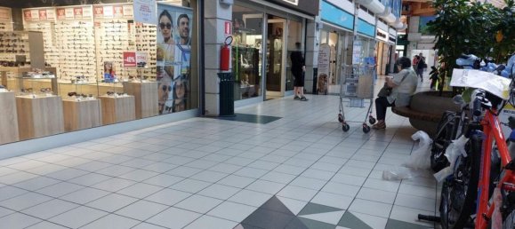 101m² Commercial property in Bologna, Italy No. 375080 8