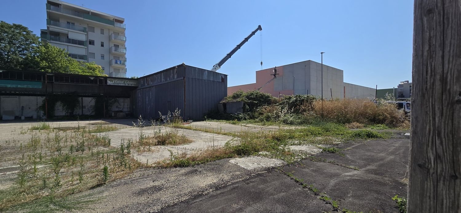 1318m² Land in Spoltore, Italy No. 306863