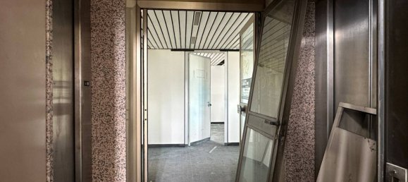 Gewerbliche Immobilie in Cologno Monzese, Italy 3016m², Nr. 296703 9