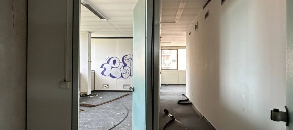 Gewerbliche Immobilie in Cologno Monzese, Italy 3016m², Nr. 296703 6