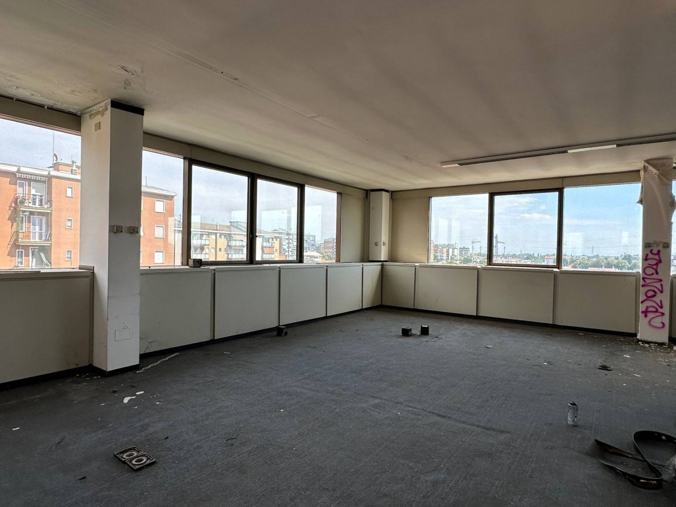 Gewerbliche Immobilie in Cologno Monzese, Italy 3016m², Nr. 296703