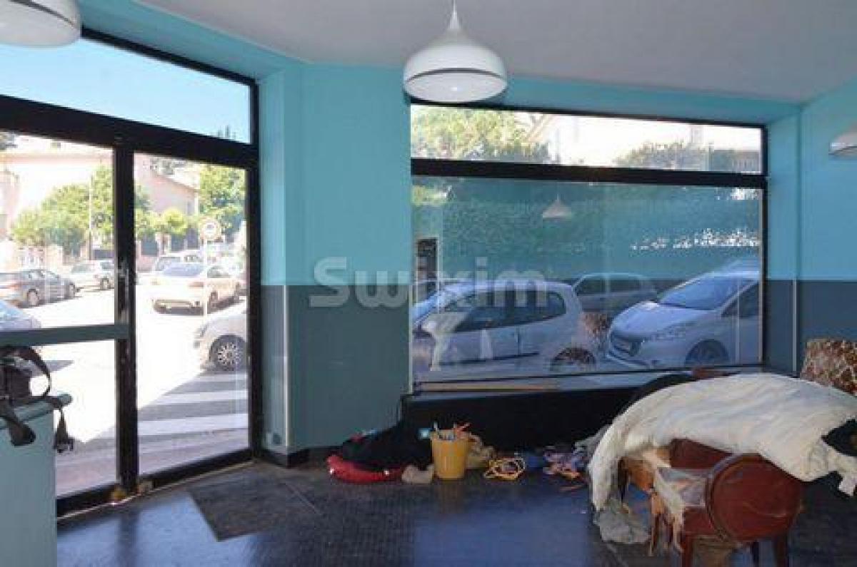 119m² Shop in Cannes, France No. 18736