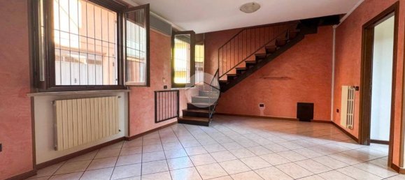 2 bedrooms Apartment in Montichiari, Italy No. 264170 2