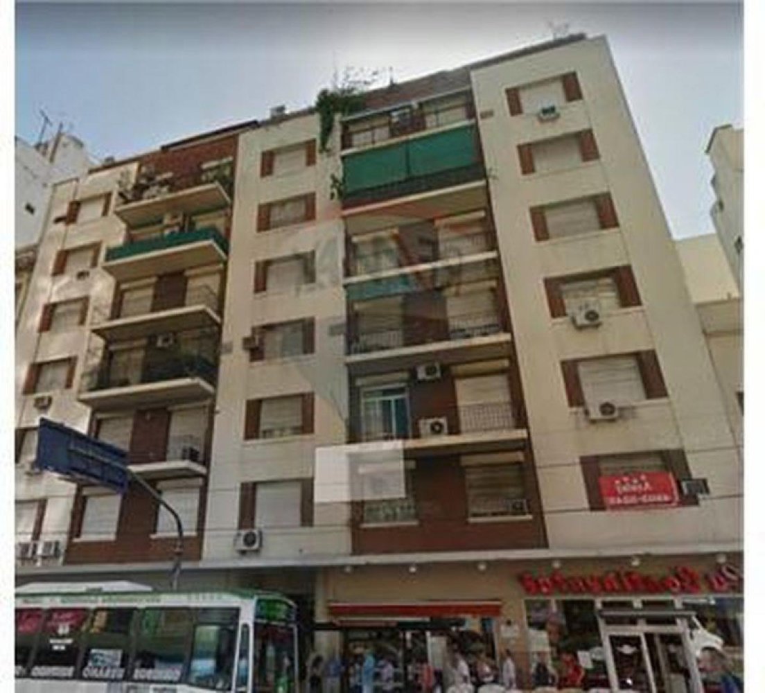 Apartamento de 2 dormitorios en Buenos Aires, Argentina No. 74299