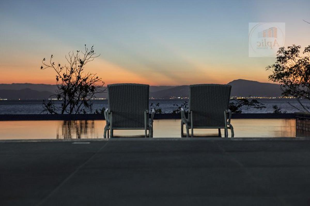 3 bedrooms Apartment in Florianopolis, Brazil No. 534101