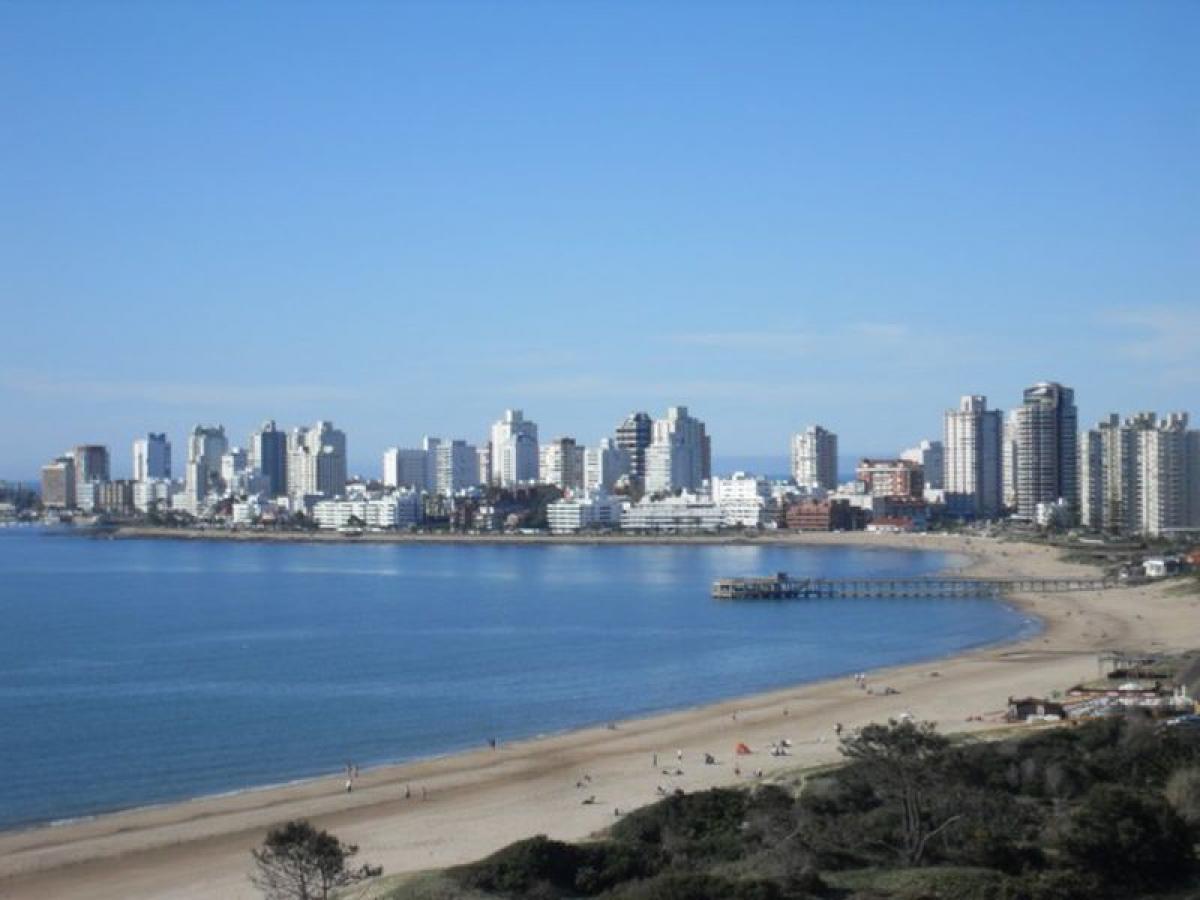 Квартира с 2 спальнями в Мальдонадо, Уругвай № 9008