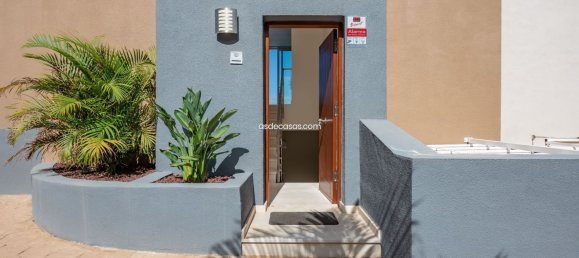 4 bedrooms Villa in Adeje, Spain No. 28036 2