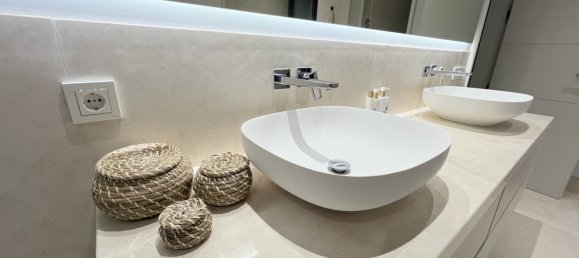 5 bedrooms Villa in Marbella, Spain No. 4794 12