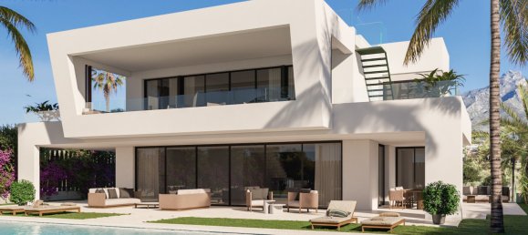5 bedrooms Villa in Marbella, Spain No. 4794 2