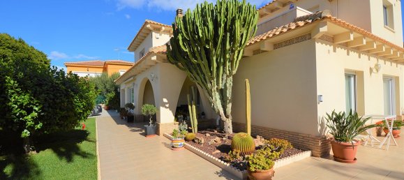 4 bedrooms Villa in Cabo Roig, Spain No. 1033 2