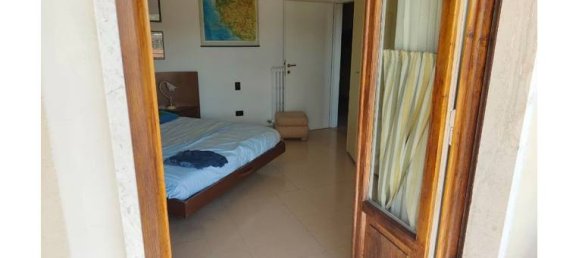 Apartamento de 4 divisões em San Giovanni Valdarno, Italy N.º 350039 4