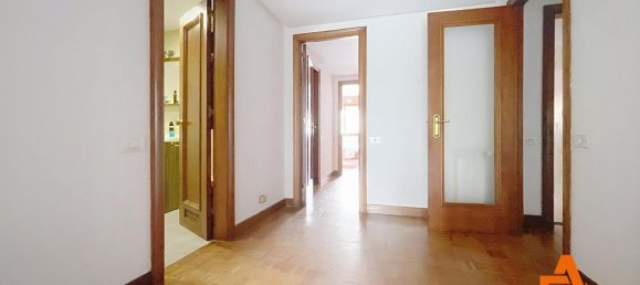 3 bedrooms Apartment in Gijon, Spain No. 148195 9
