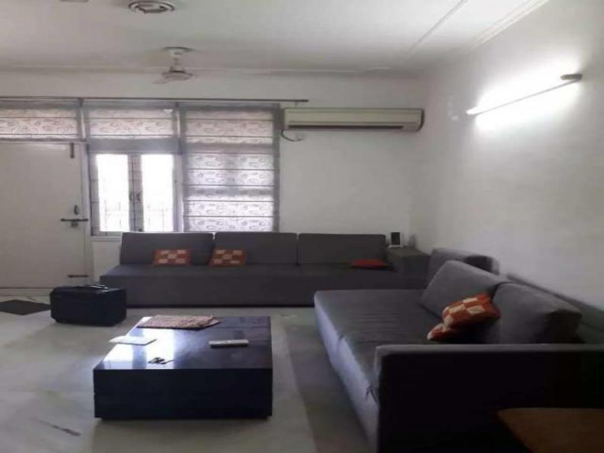3 bedrooms House in Gurgaon, India No. 2342