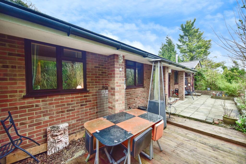 4 bedrooms Bungalow in Sittingbourne, United Kingdom No. 10572