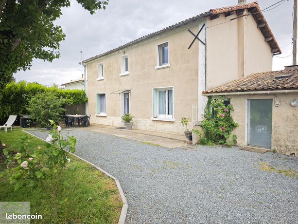 3 Schlafzimmer Haus in Sauze-Vaussais, France, Nr. 310165