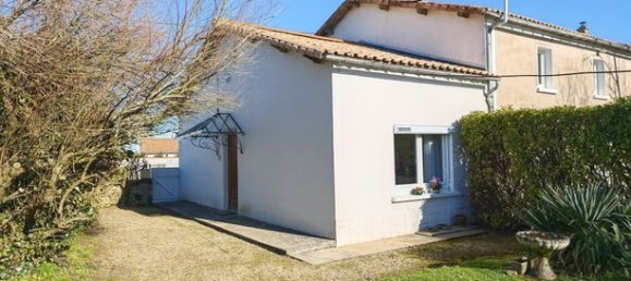 3 Schlafzimmer Haus in Sauze-Vaussais, France, Nr. 310165 12